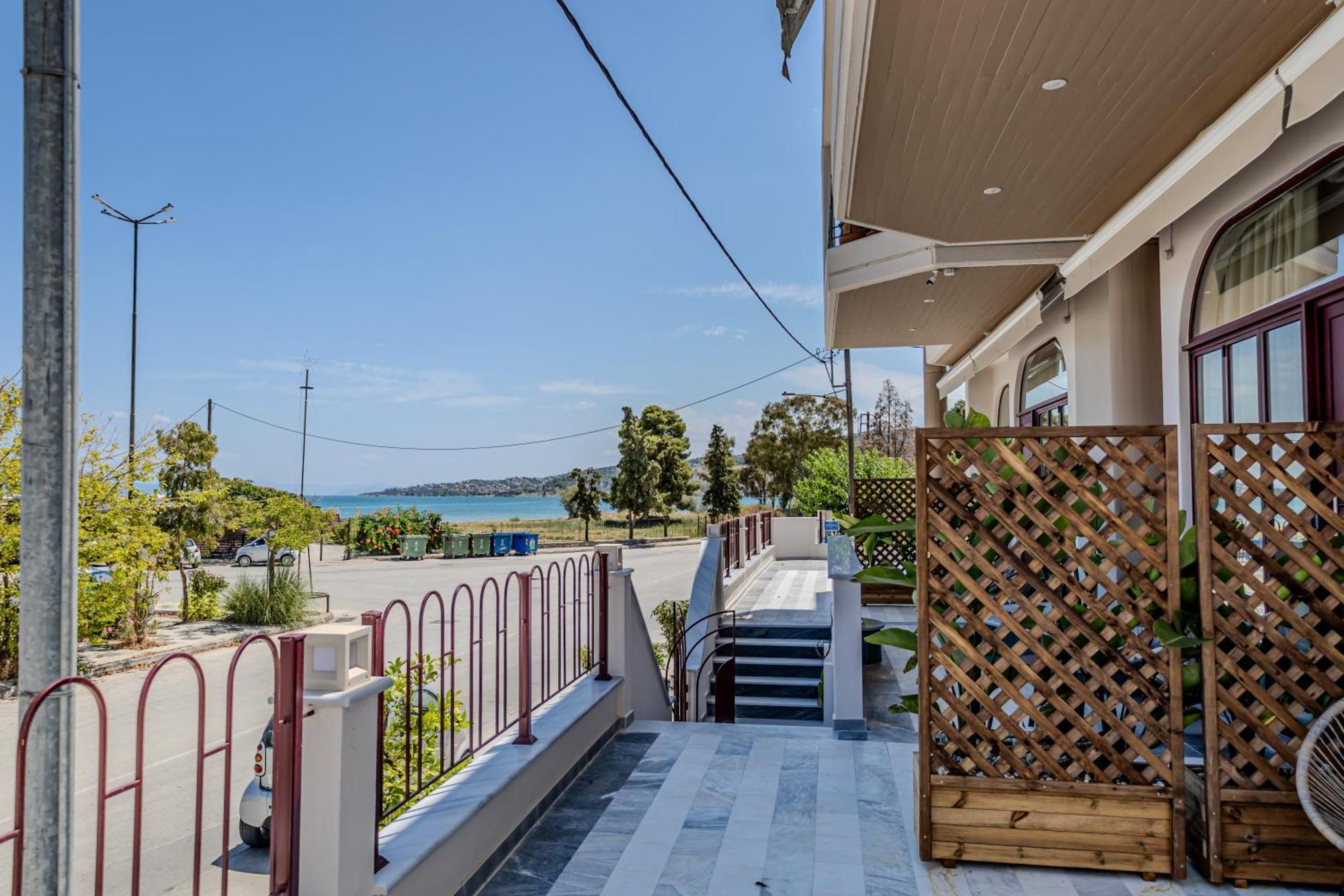 Take Me Here With A Sea View By Salt Apartments Volos Exterior foto